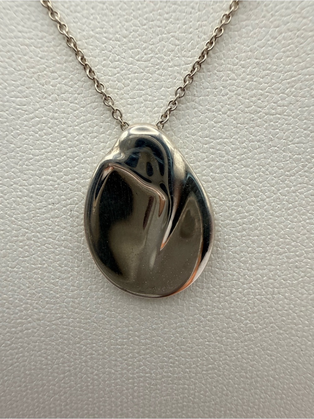 Tiffany & Co. Elsa Peretti Madonna Silver Necklace Pendant 16" Silver Vintage